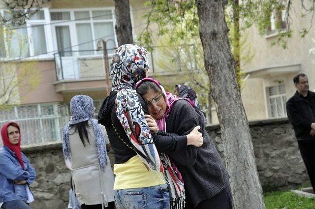 Merdaneyle Öldürülen Anne Ve Kızı Defnedildi