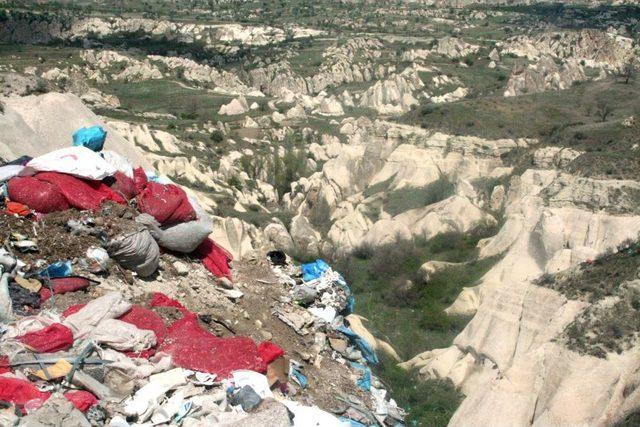 Peribacaları Ile Kaplı Ortahisar Vadisi Çöp Vadisi Oldu