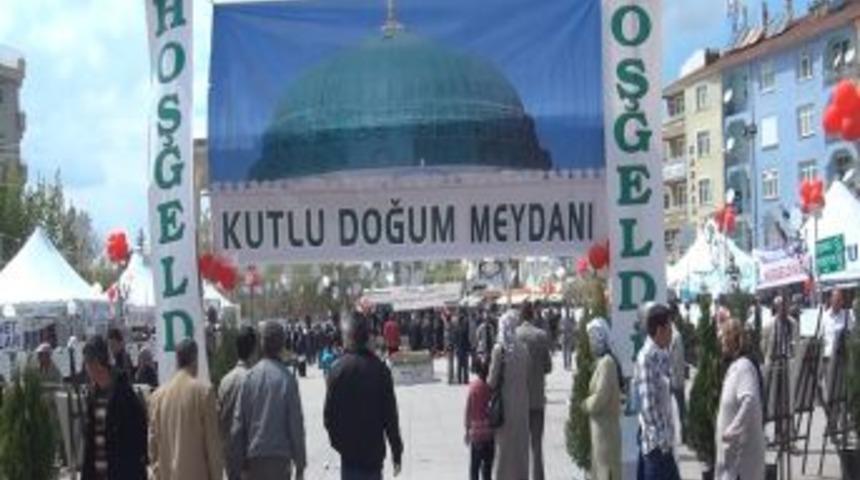 Karaman&rsquo;da Kutlu Doğum Meydanı A&ccedil;ıldı