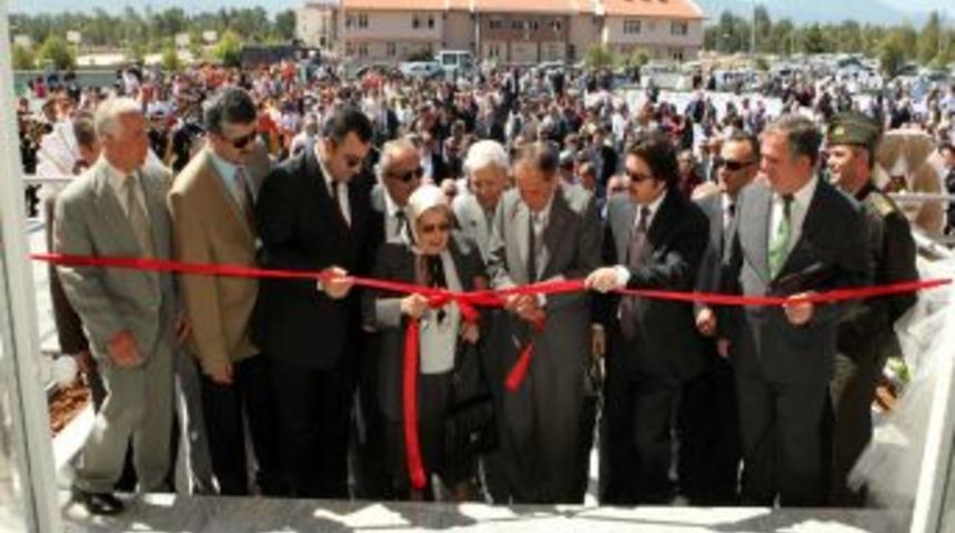 G&uuml;lşen G&ouml;k&ccedil;e Kız Teknik Ve Meslek Lisesi A&ccedil;ıldı