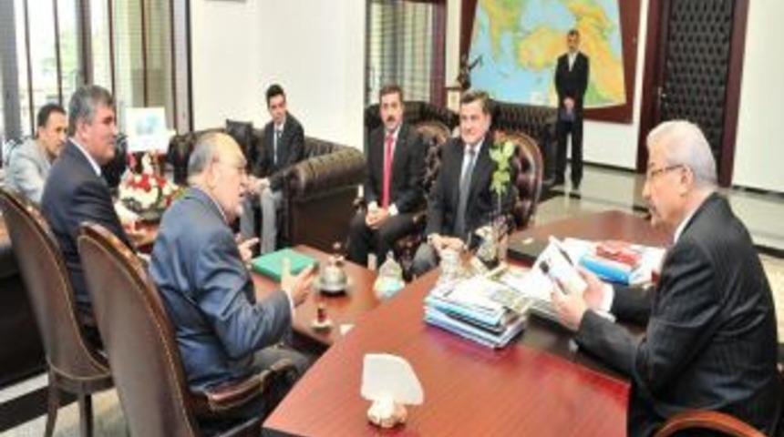 Vali Cerrah: Dinimizi Peygamber Efendimizi Iyi Anlatmamız Lazım