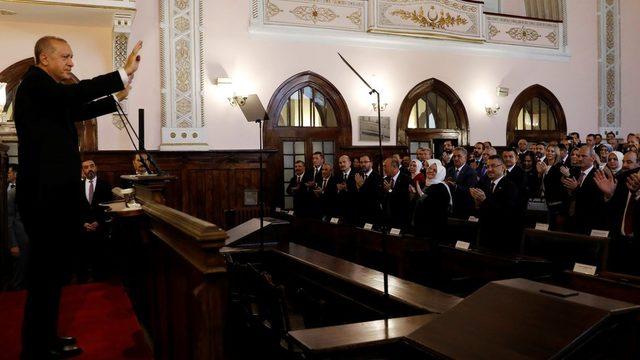 Cumhurbaşkanlığı Kabinesi'nin birinci toplantısı açılış töreni Ankara'nın Ulus semtindeki birinci meclis binasında yapıldı