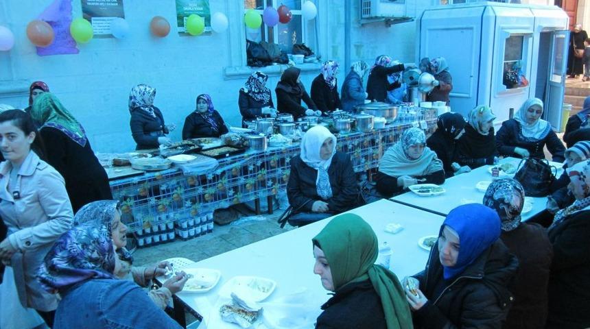 Kur&rsquo;an Kursları Yararına A&ccedil;ılan Kermes Yoğun Ilgi G&ouml;rd&uuml;