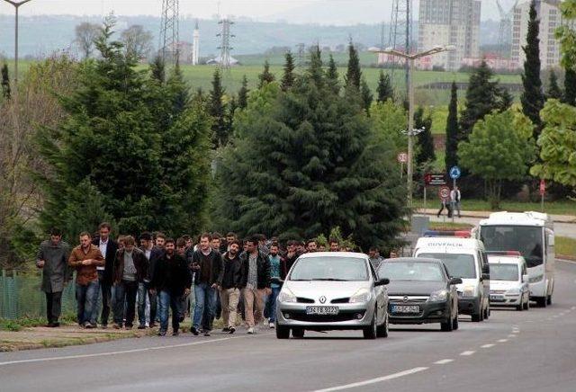 Öğrenciler Dünkü Olayları Kınadı