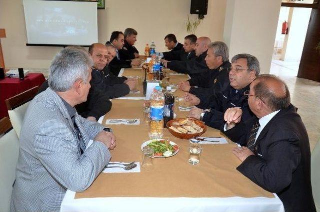 Aksaray'da Emekli Polislere Onur Yemeği