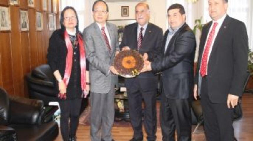 Tayvan Ankara B&uuml;y&uuml;k El&ccedil;isi Chen&rsquo;den Mtso&rsquo;ya Ziyaret