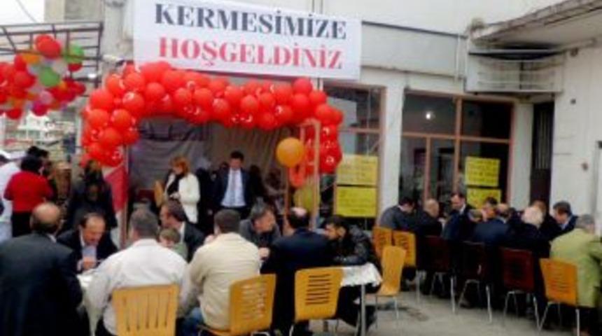 Hopa'da Eğitim Yararına A&ccedil;ılan Kermes Ilgi G&ouml;rd&uuml;