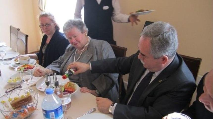 Ak Partili Berber Kanadalı Konuklarını Ağırladı