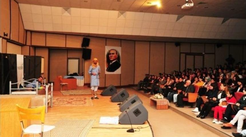 Yy&uuml;&rsquo;l&uuml; &Ouml;ğrencilerden Tiyatro Oyunu