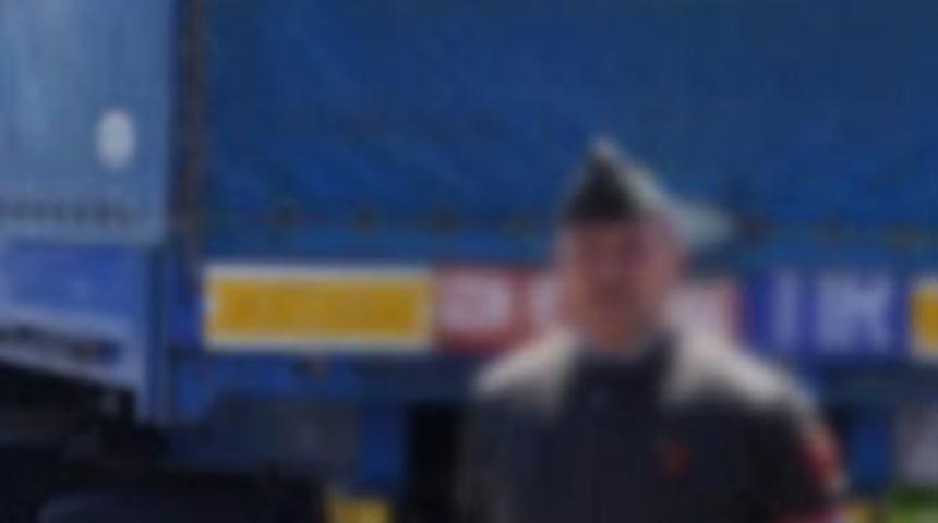 Askeri malzeme taşıyan TIR'a saldırı