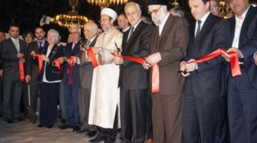 Ayasofya'da H&uuml;sn-&uuml; Hat Sergisi A&ccedil;ıldı