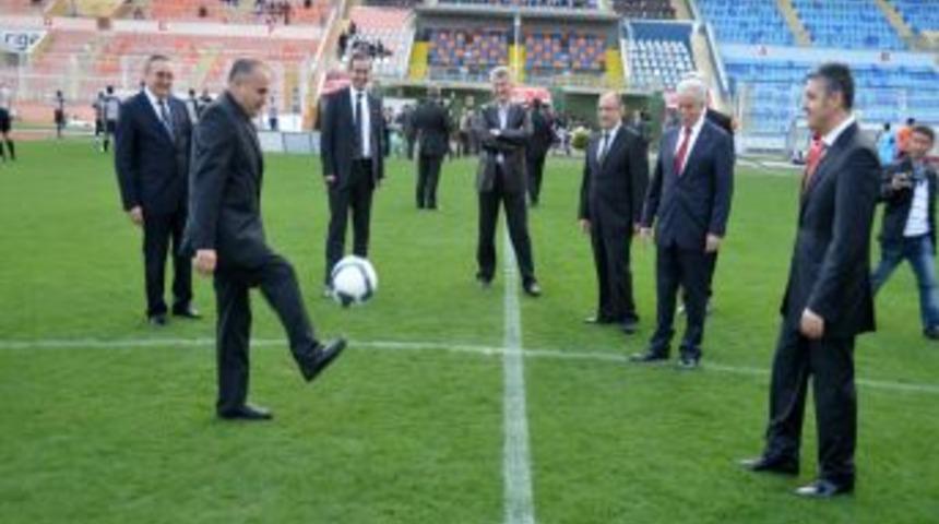 İhsan Eroğul Futbol Turnuvası Başladı
