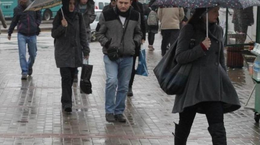 T&uuml;rkiye Yağışlı Havanın Etkisine Giriyor