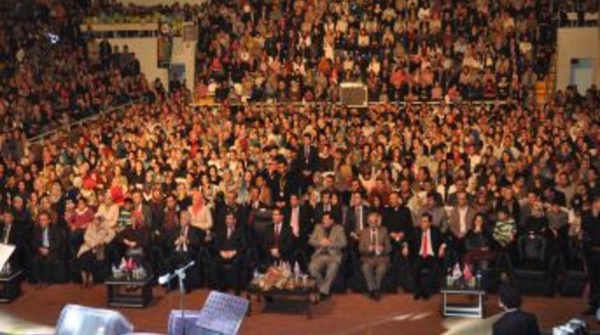 Hz. Muhammed'in Hayatıyla Ilgili Sınavda Derece Alan &Ouml;ğrenciler &Ouml;d&uuml;llendirildi