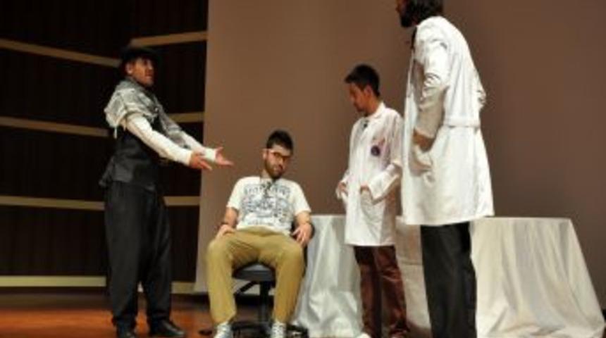 &Uuml;niversite &Ouml;ğrencileri Kutlu Doğum Programında Buluştu