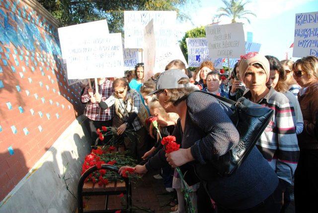 Manavgat'ta Kadın Cinayetleri Protesto Edildi