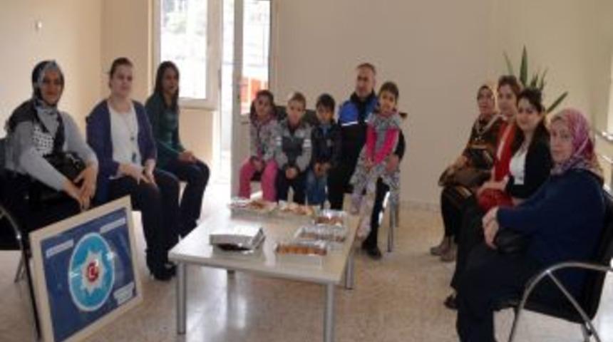 Anasınıfı &Ouml;ğrencilerinin Emniyet Ziyareti