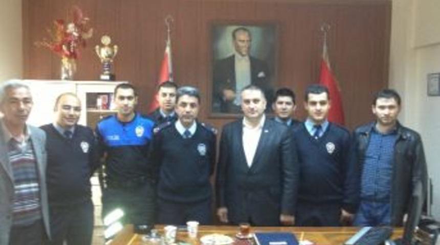 Şenkaya Ak Parti İl&ccedil;e Başkanı Yavuz Bedir İl&ccedil;e Emniyet M&uuml;d&uuml;rl&uuml;ğ&uuml;n&uuml; Ziyaret Etti