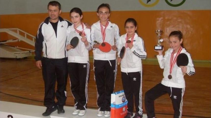 Tepecik K&ouml;y&uuml; &Ouml;ğrencilerinin Masa Tenisi Başarısı