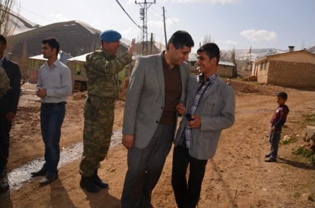Kaymakam Cengiz Erdem İran Sınırındaki K&ouml;yleri Ziyaret Etti