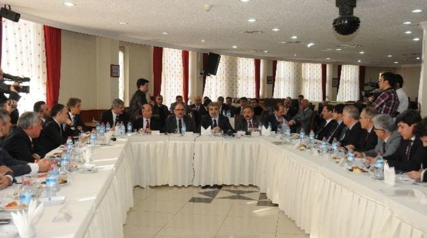 Enerji Ve Tabii Kaynaklar Bakanı Taner Yıldız,