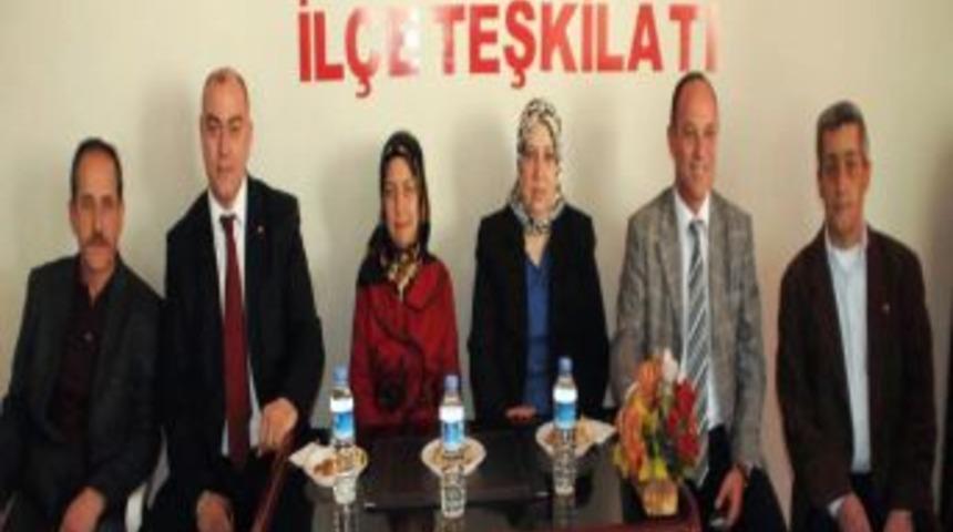 Orhangazi Rumeli G&ouml;&ccedil;menleri Derneği MHP'yi Ziyaret Etti