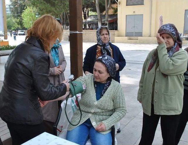 Sağlıkçılar Halkın Nabzını Tuttu