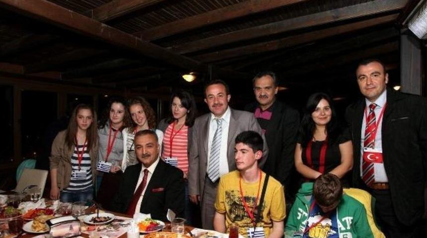 Avrupalı &Ouml;ğrencilerden Şelalepark Gezisi