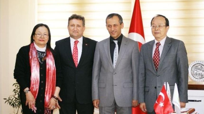 Tayvan B&uuml;y&uuml;kel&ccedil;isi&rsquo;nden Murat Nal&ccedil;acı&rsquo;ya Ziyaret