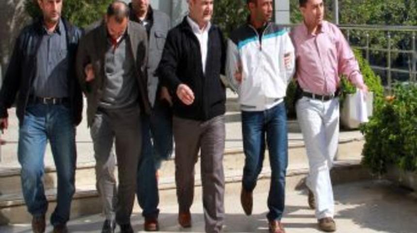 Telefon Dolandırıcıları Iş &Uuml;zerinde Yakalandı