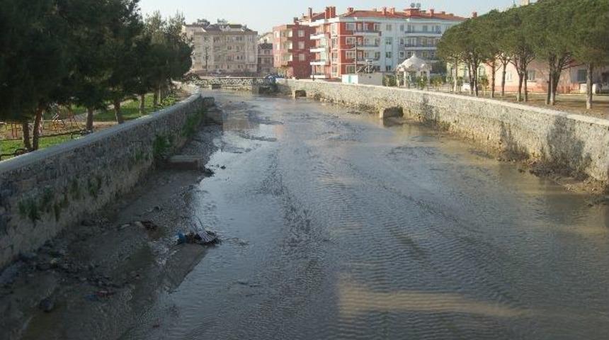Sel Felaketine Karşı İstinat Duvarları &Ouml;r&uuml;ld&uuml;