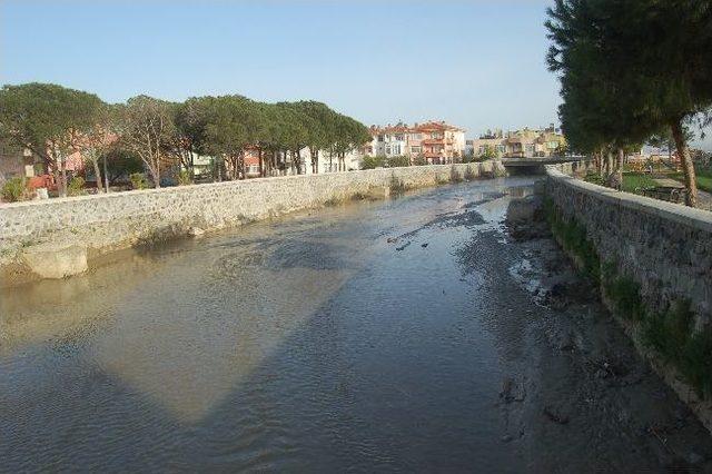 Sel Felaketine Karşı İstinat Duvarları Örüldü