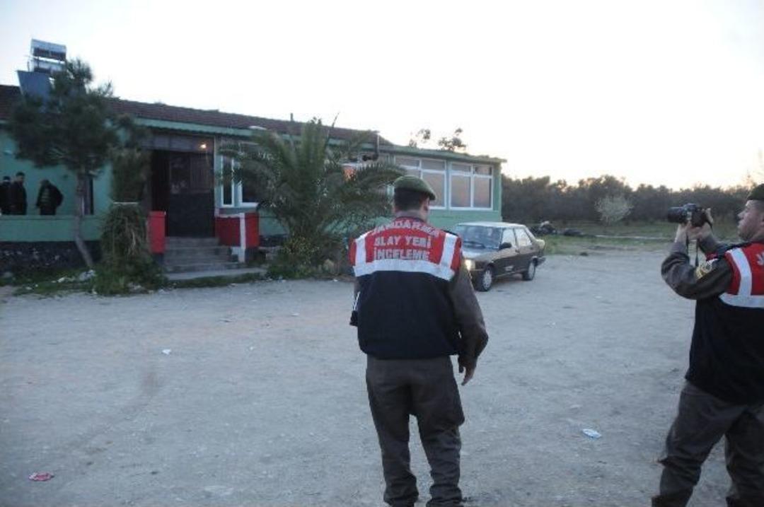 Gece Kul&uuml;b&uuml;nde Eğlenen Muhtar Alacaklısı Tarafından Pompalı T&uuml;fekle &Ouml;ld&uuml;r&uuml;ld&uuml;