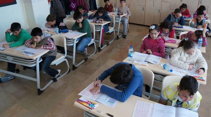 'Altın &Ouml;ğrenciler' Başarı I&ccedil;in Ter D&ouml;kt&uuml;