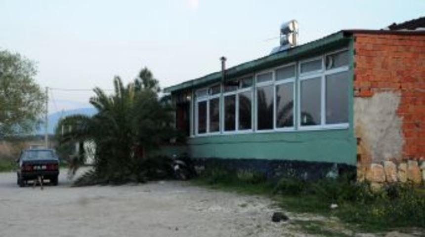 K&ouml;y Muhtarı Gece Kul&uuml;b&uuml;nde &Ouml;ld&uuml;r&uuml;ld&uuml;