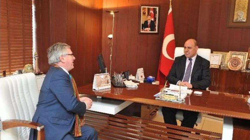 Danimarka B&uuml;y&uuml;kel&ccedil;isi Madsen Mardin Belediyesi&rsquo;ni Ziyaret Etti