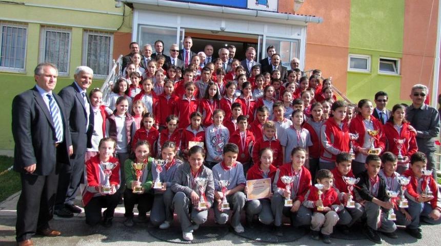 Boyabat Yaşar Top&ccedil;u YBO&rsquo;nun Başarılı &Ouml;ğrencilerine &Ouml;d&uuml;l Verildi