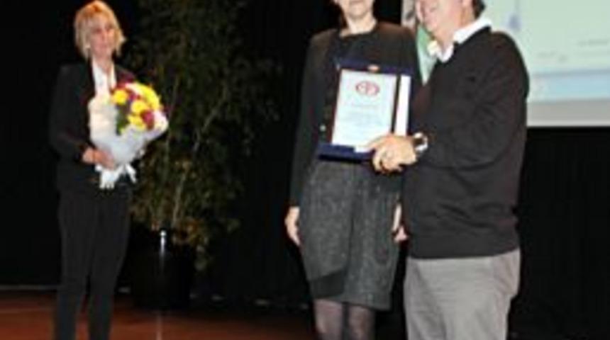 Gani M&uuml;jde: Ne Kadar &Ccedil;ok G&uuml;lerseniz, O Kadar &Ccedil;ok Yaşarsınız