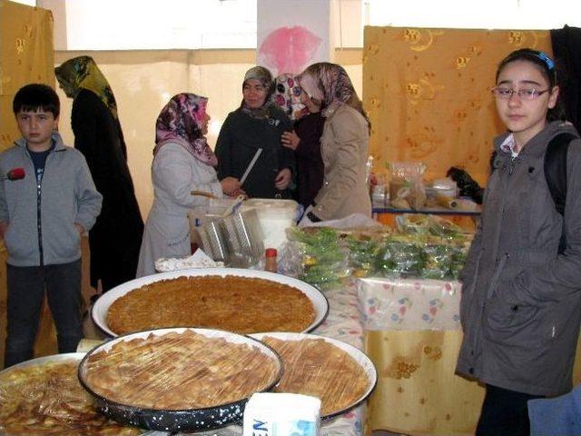 Fakir Öğrenciler Yararına Kermes