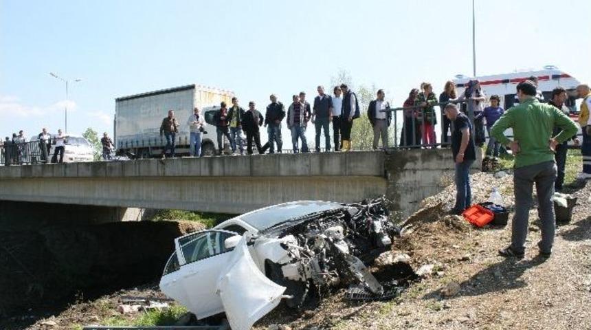 Kaza Nedeniyle Par&ccedil;alanan Korkuluklara Anında M&uuml;dahale