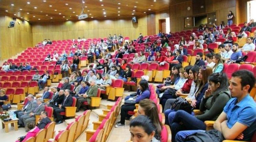 Niğde &Uuml;niversitesinde '&ccedil;ocuk Konuşmacı' Konferans Verdi