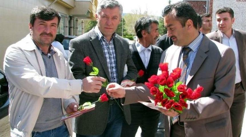 Kutlu Doğum Haftası Nedeniyle Sorgun&rsquo;da 5 Bin Karanfil Dağıtıldı