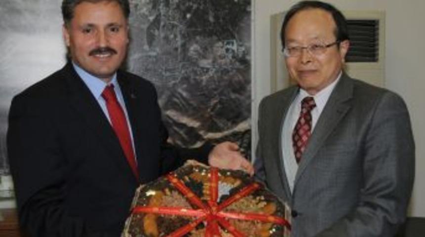 Tayvan B&uuml;y&uuml;kel&ccedil;isi Chen, Başkan &Ccedil;akır&rsquo;a Misafir Oldu