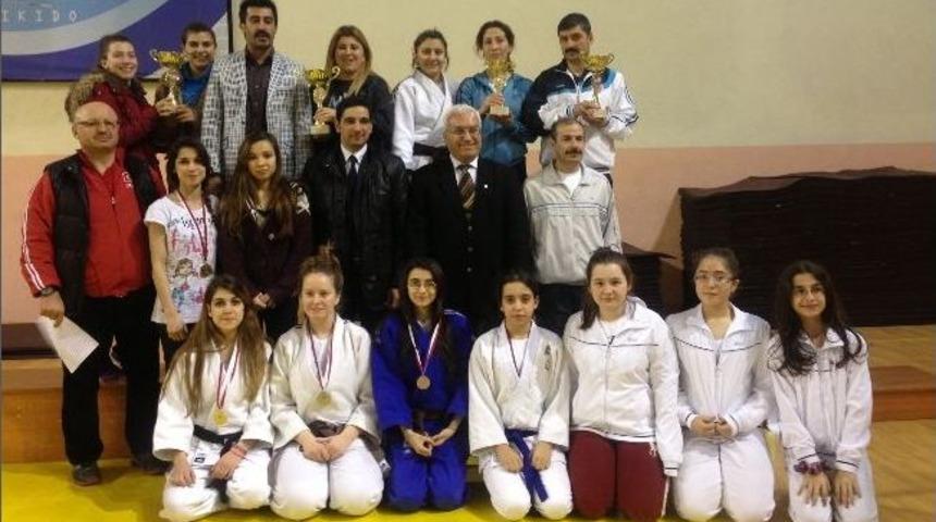 Judo’da İstanbul Şampiyonu “ihlas Koleji”