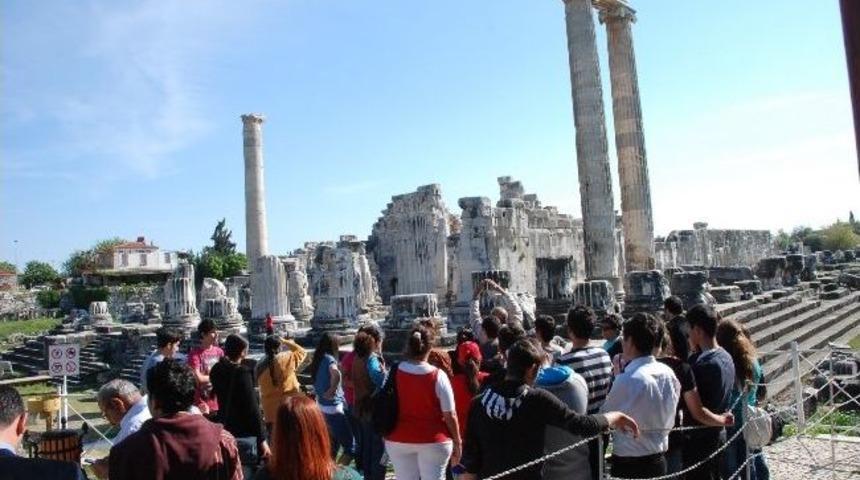 Didim Chp&rsquo;de Parti Eğitimi Sosyal Projelerle S&uuml;r&uuml;yor