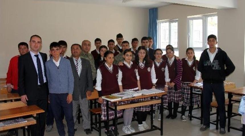 Jandarma&rsquo;dan K&ouml;seceli &Ccedil;pl&rsquo;ye Lys&rsquo;deki Başarıdan Dolayı Ziyaret