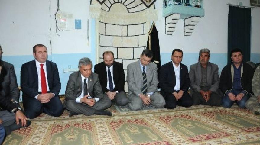 Vali G&uuml;ven&ccedil;, G&uuml;lpınar K&ouml;y&uuml;nde, Taziye Ziyaretinde Bulundu