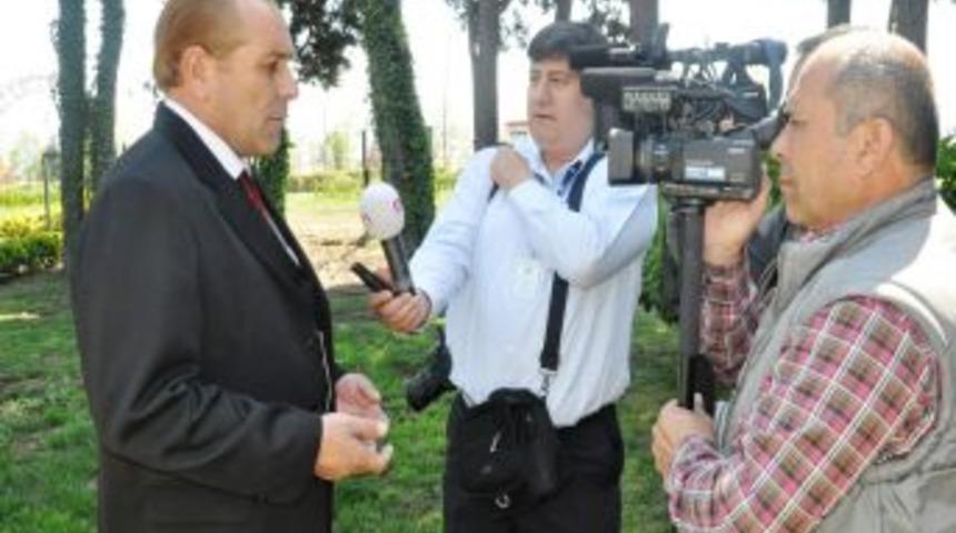 Atat&uuml;rk'e Benzeyen Sanat&ccedil;ı Kocaeli'nde Ifade Verdi