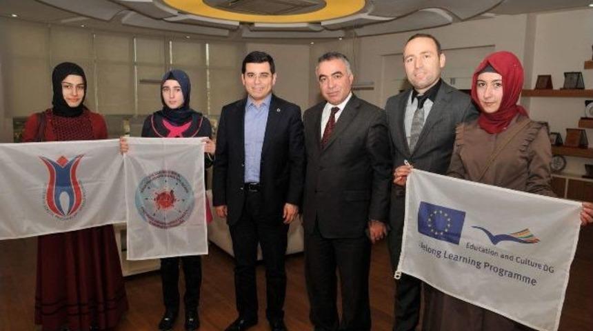 Başkan T&uuml;t&uuml;nc&uuml;'den "bir Sarsıntı Bin El" Projesine Destek