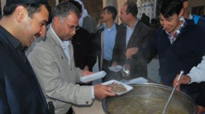 Suru&ccedil;'ta Kutlu Doğum I&ccedil;in Tirit Ziyafeti Verildi